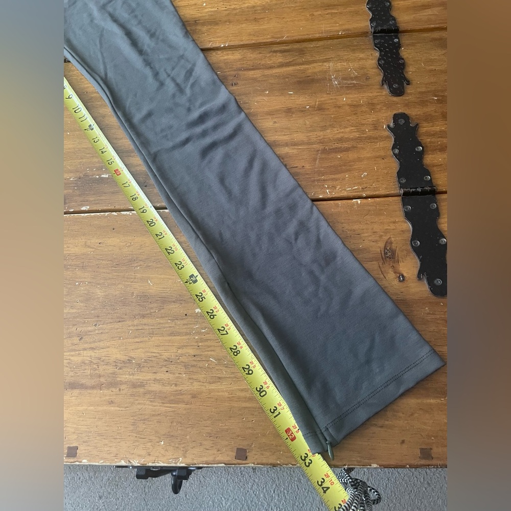 New NWT FP Movement Crash Court Flare Pants Yoga Green Size Large L Ankle Zip - Picture 6 of 10